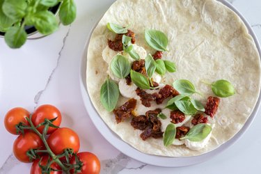 Caprese wrap (made from 4 ingredients)