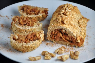 Fitness Apple Oatmeal Strudel