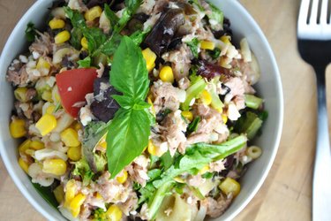 Fit Vegetable Pasta Salad with Tuna