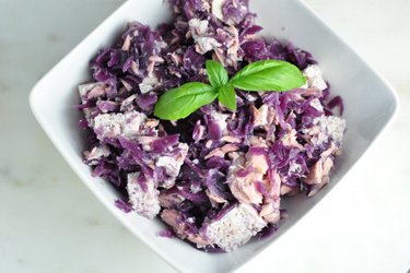 Tuna Salad with Tofu and Red Cabbage