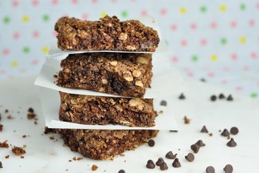 Almond-Oat Bars with Chocolate Chips