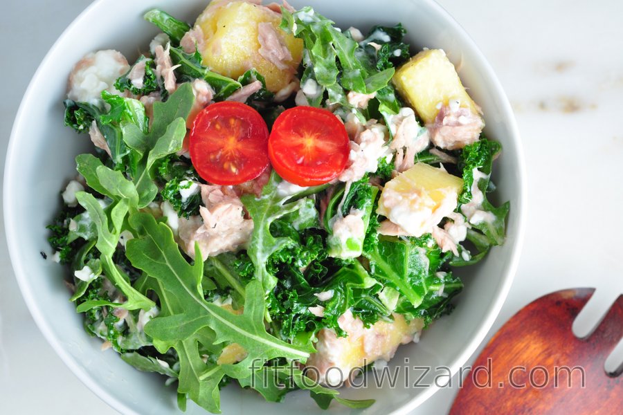 Kale Salad with Pineapple, Tuna and Arugula | fitfoodwizard.com