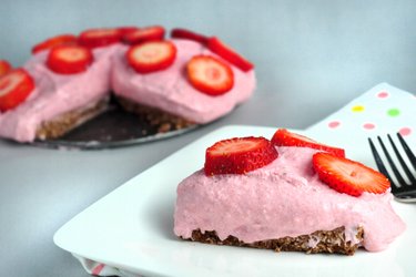 Diet Strawberry-Quark Cake