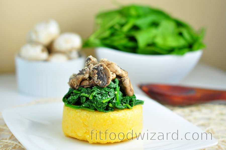 Quick polenta with spinach and mushrooms
