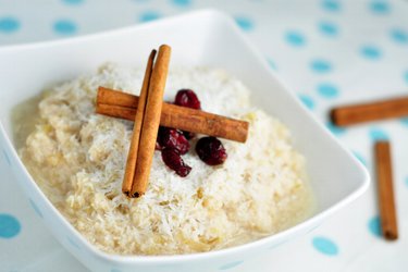 Healthy Coconut-Apple Porridge (Sugar-Free and Gluten-Free)