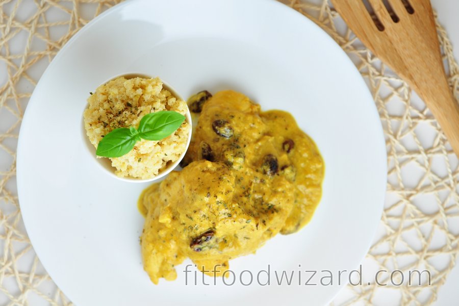 Exotic chicken breasts in mango-coconut sauce with millet