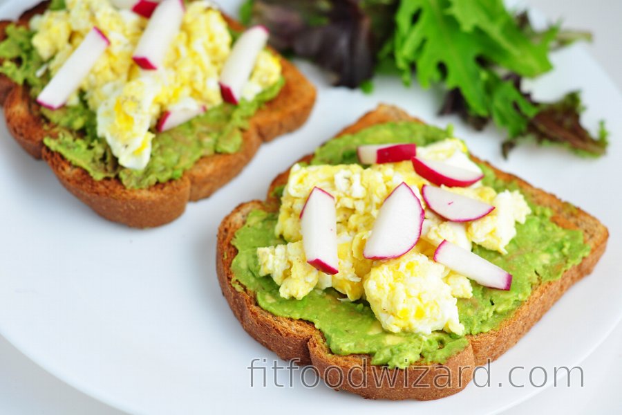 Healthy Toasts with Avocado, Scrambled Eggs and Radish