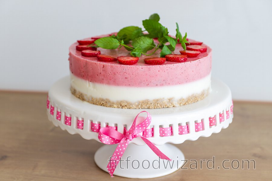 Healthy No-Bake Yogurt Strawberry Cake "Perfection"