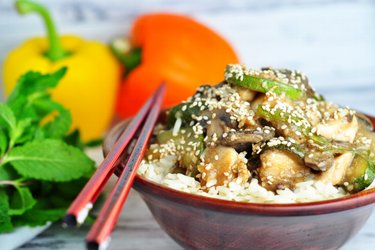 Fit chicken breasts with zucchini, mushrooms, and sesame seeds