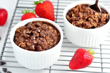 Baked brownie porridge