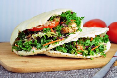 Simple stuffed pita with fish and lettuce