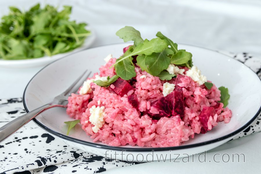 Simple risotto with beetroot and goat cheese