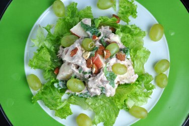Healthy Tuna Vegetable-Fruit Salad