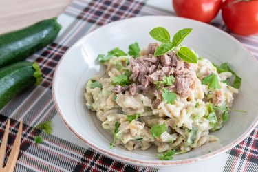 Fit creamy pasta with zucchini