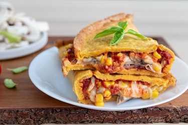 Simple egg pizza pocket (Calzone)