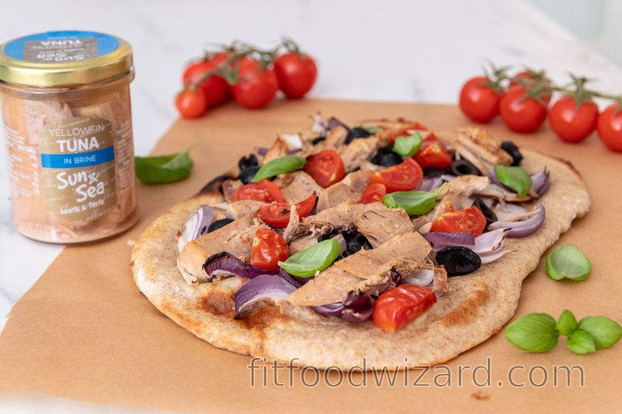 Simple flatbread with onion and tuna | fitfoodwizard.com